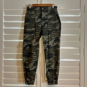 Express Cropped Straight High Rise Jean in Camouflage Grey Green Size 2